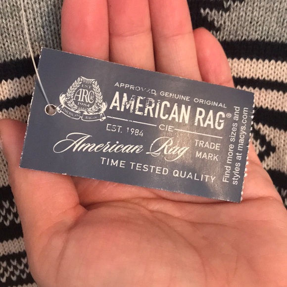 American Rag Winter Sweater - Picture 3 of 4